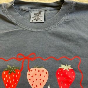 Comfort Colors Women’ Blue Tee with Strawberry Design